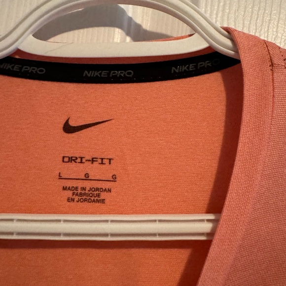 Nike T-Shirt - Picture 3 of 4